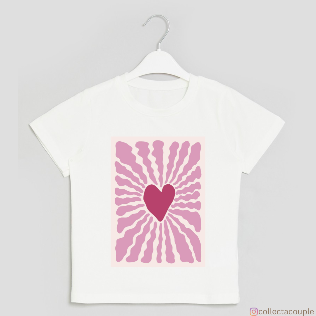 Pink heart: Graphic Unisex T-shirt