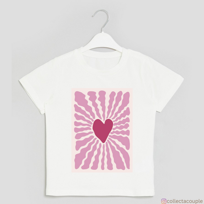 Pink heart: Graphic Unisex T-shirt