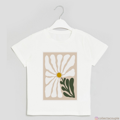 White flower: Graphic Unisex T-shirt