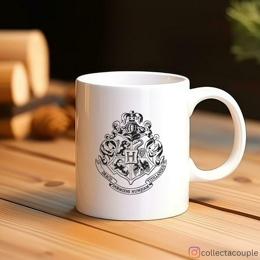 Harry Potter: Hogwarts Logo (Black) Mug