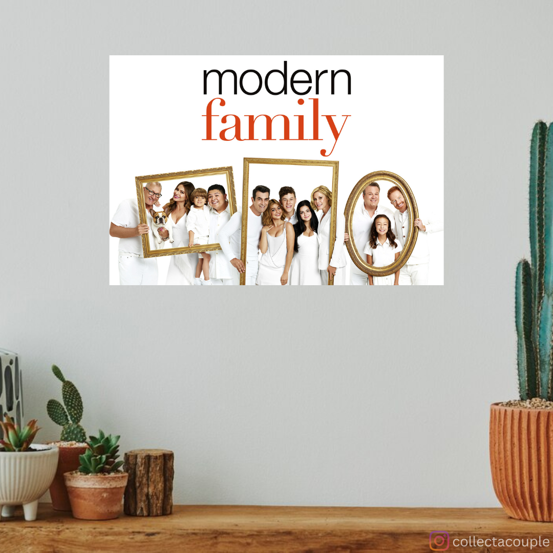 Modern Family: Cast 2 Poster