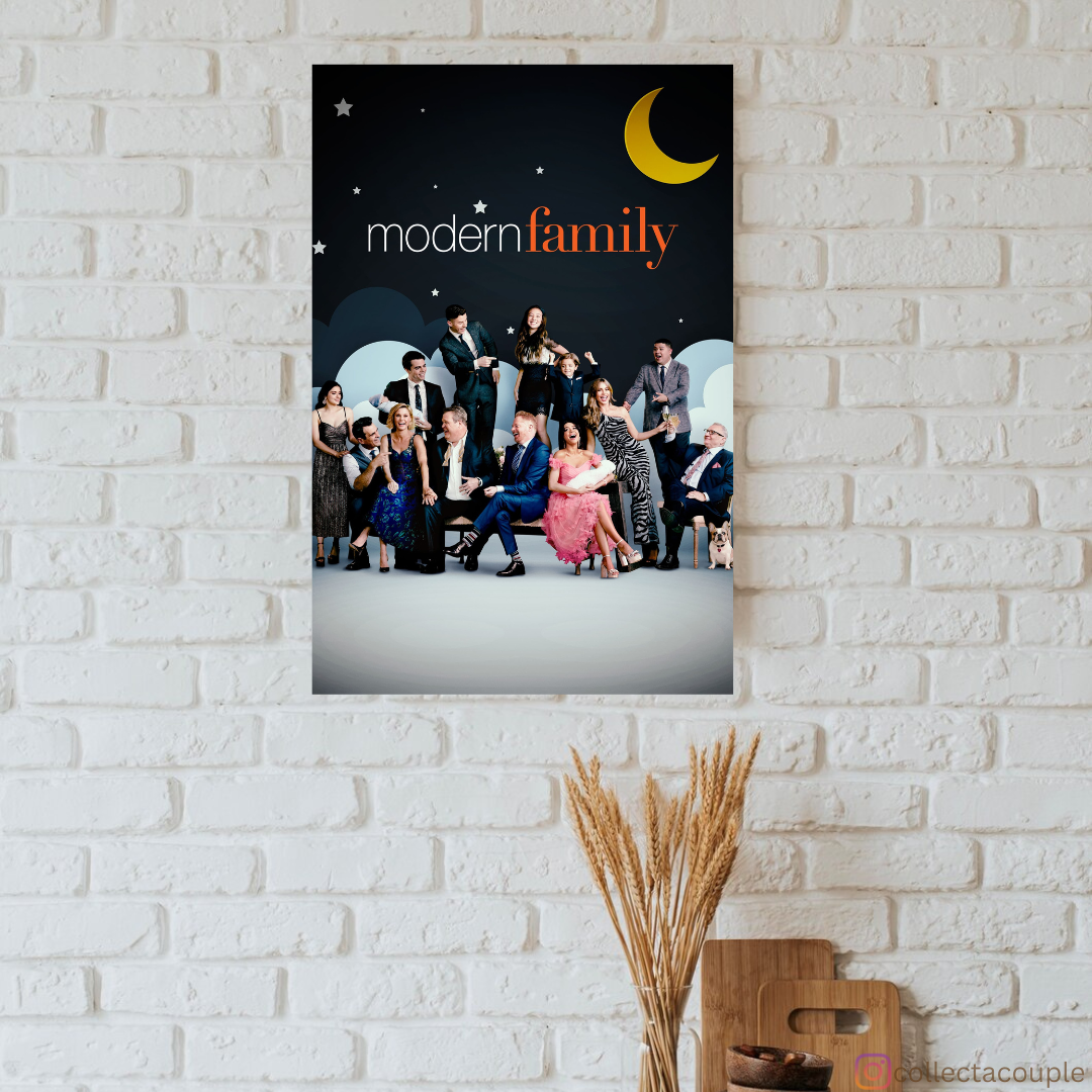 Modern Family: Cast 1 Poster